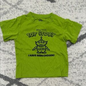 Toy Story I have been chosen alien Disney Uniqlo boys shirt size 100